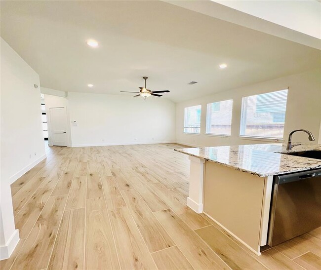 Building Photo - 27223 Lombard Wood Dr