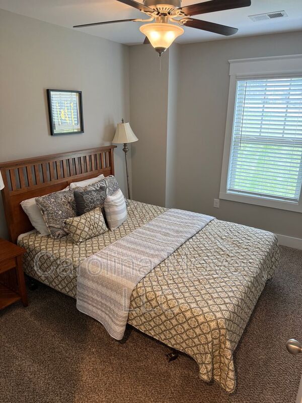 Building Photo - 604 Springbank Aly