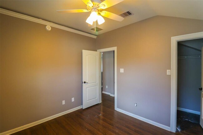 Building Photo - 7438 Tonsley Springs Dr
