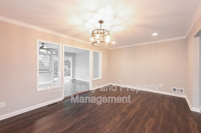 Building Photo - 2771 Winding Ln NE
