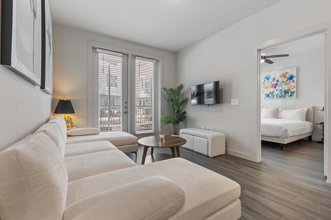 Primary Photo - 5820 1/2 Cameron Rd