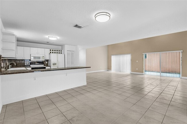 Building Photo - 8211 NW 194th Terrace