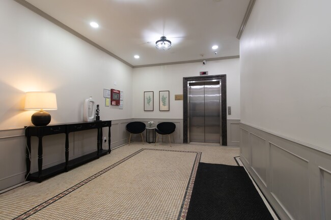 Building Photo - 1635 Lexington Ave