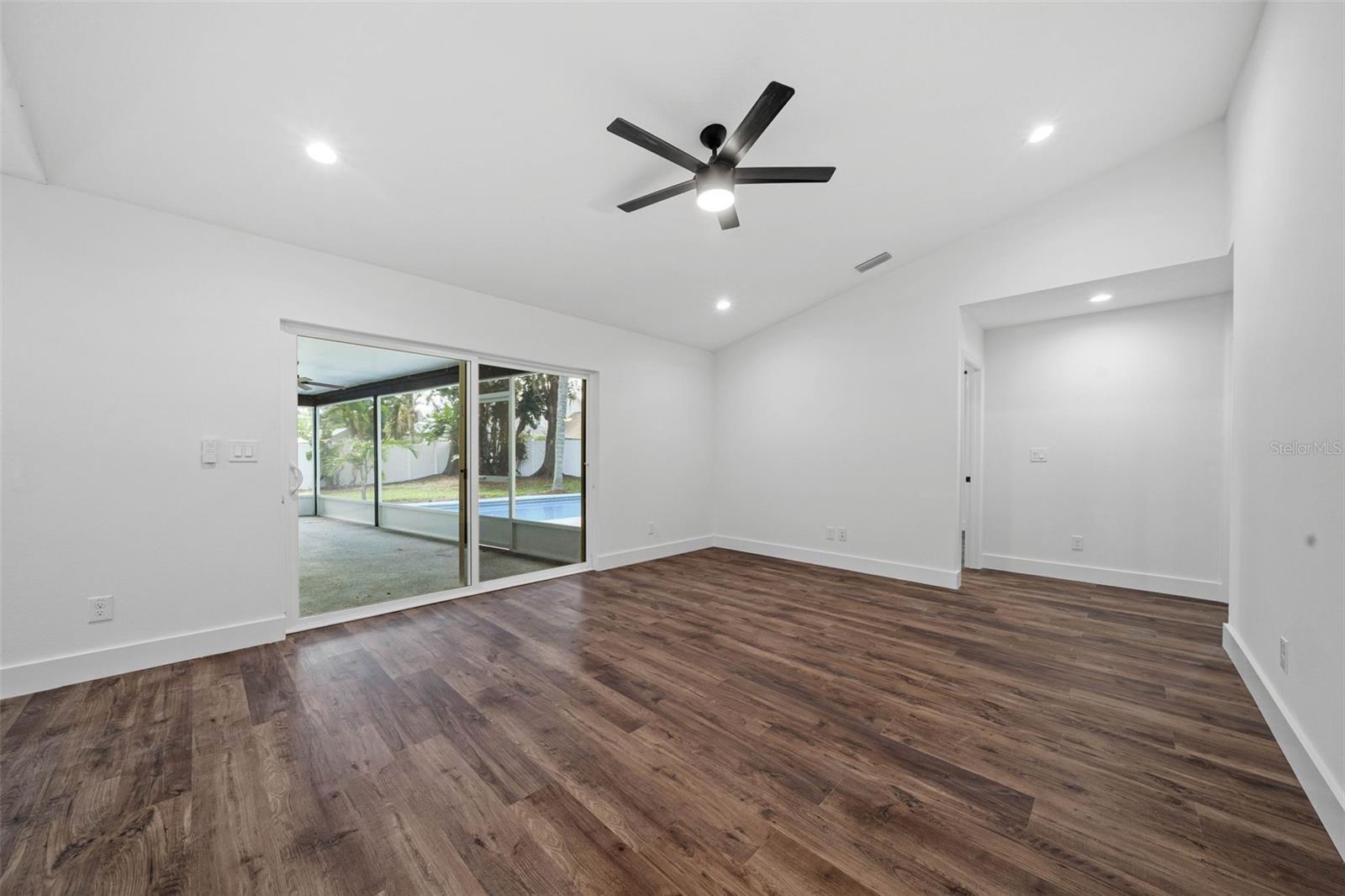 Building Photo - 12335 Yellow Rose Cir