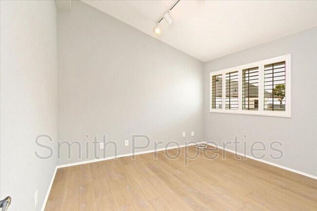 Building Photo - 122 S Guadalupe Ave