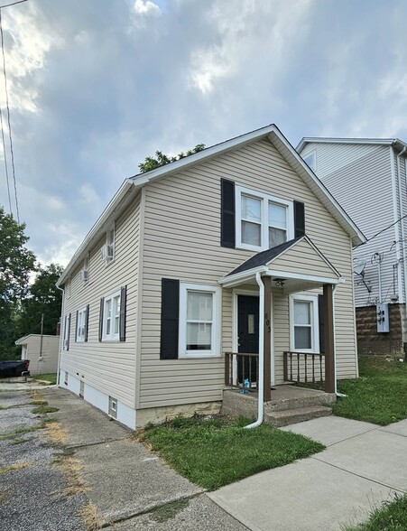 Building Photo - 803 High St