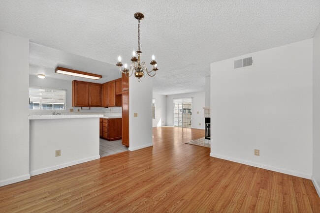 Building Photo - 2800 Plaza del Amo