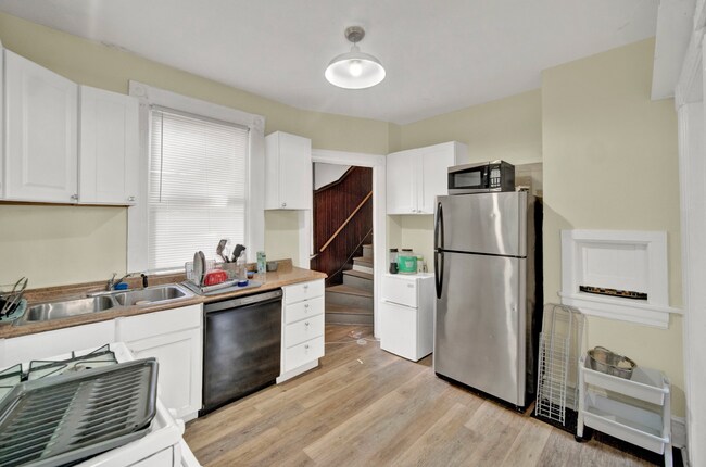 Building Photo - 909 Gaffield Pl