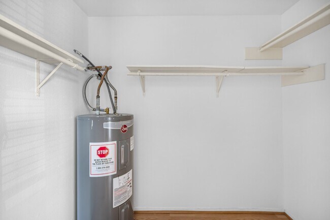 Building Photo - 18800 Egret Bay Blvd