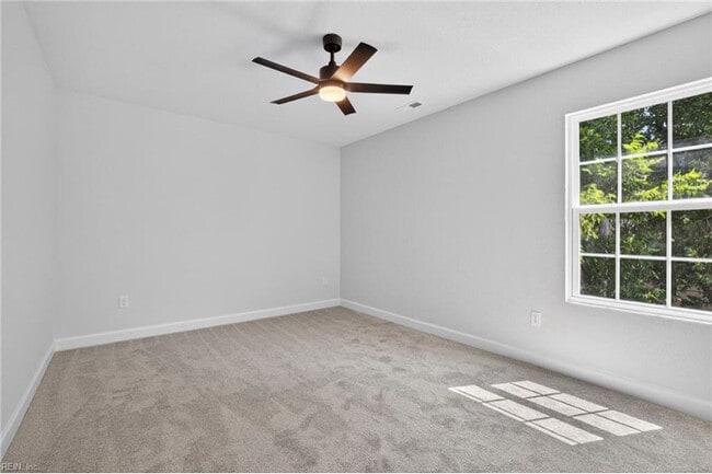 Building Photo - 701 W 29th St