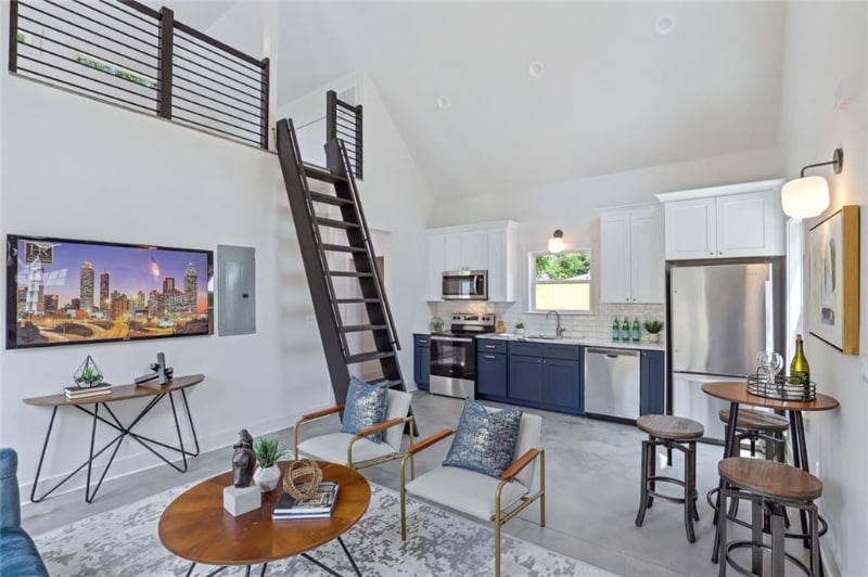 Building Photo - 496 Glenwood Pl SE