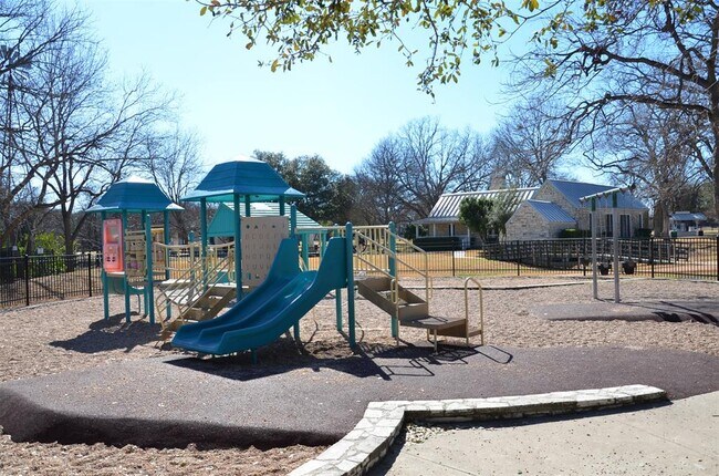 Building Photo - 16304 Kicking Bird Dr