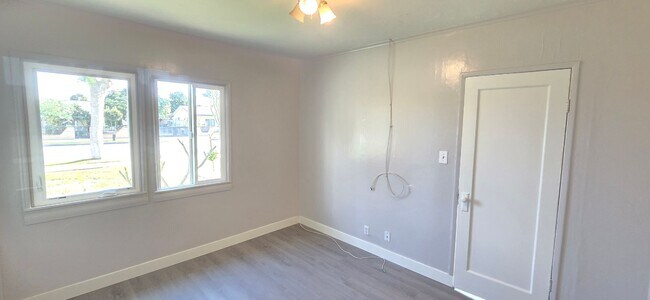 Building Photo - 13109 Barlin Ave