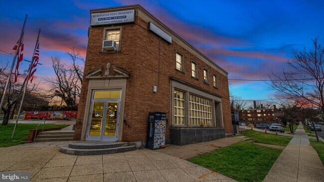 Building Photo - 1501 27th St SE