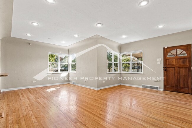 Building Photo - 1375 Locust St