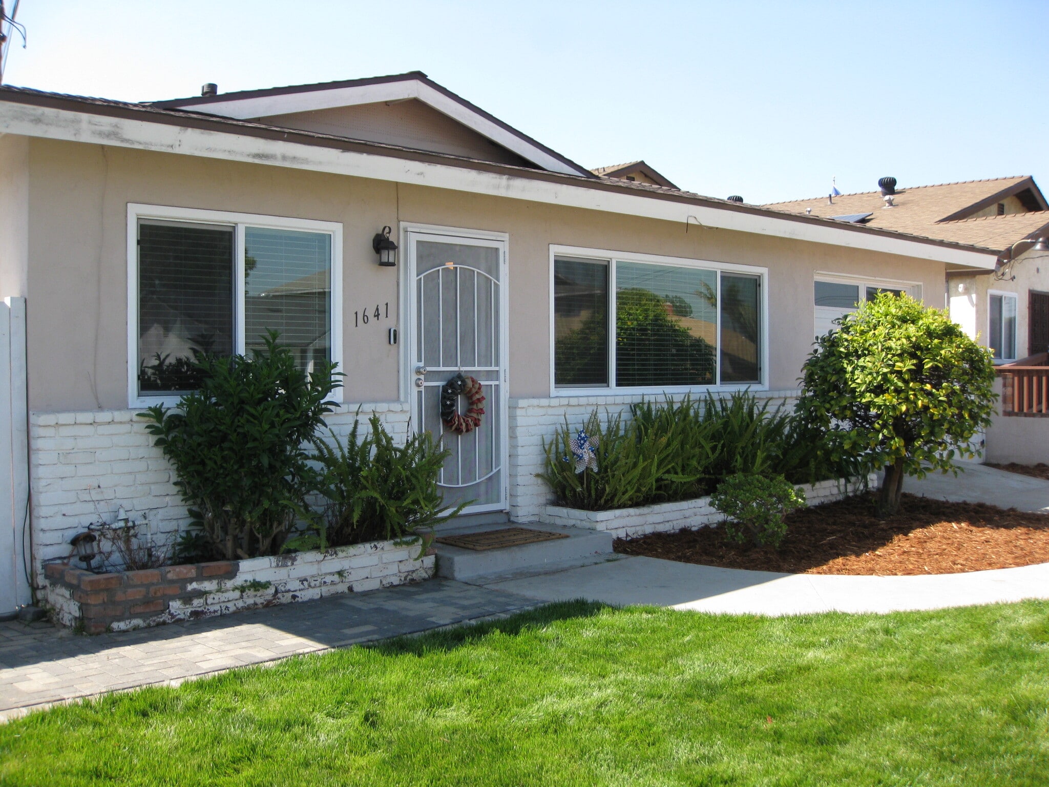 Building Photo - 1641 Evergreen Ave