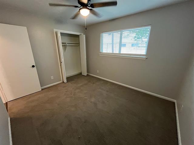 Building Photo - 4814 Lovell Ave