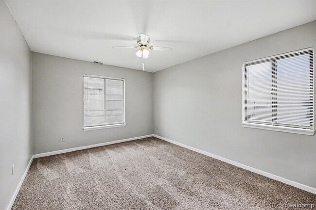 Building Photo - 15142 Seagull Dr