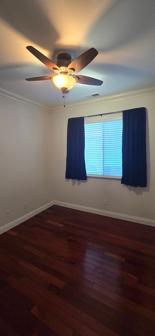 Building Photo - Charming single story home