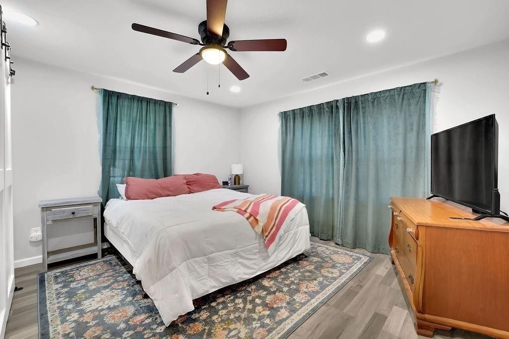 Building Photo - 280 Stone Mountain St