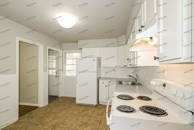Building Photo - 2564 Shirley Ave