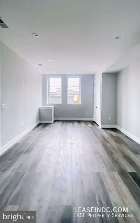 Building Photo - 1264 Holbrook Terrace NE