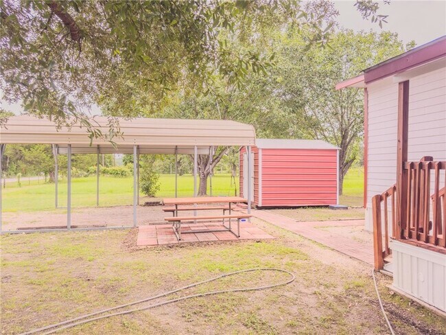 Building Photo - 476 Co Rd 118