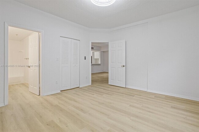 Building Photo - 775 SW 148th Ave