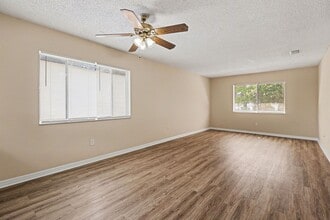 Building Photo - 2414 Fox Hollow Dr
