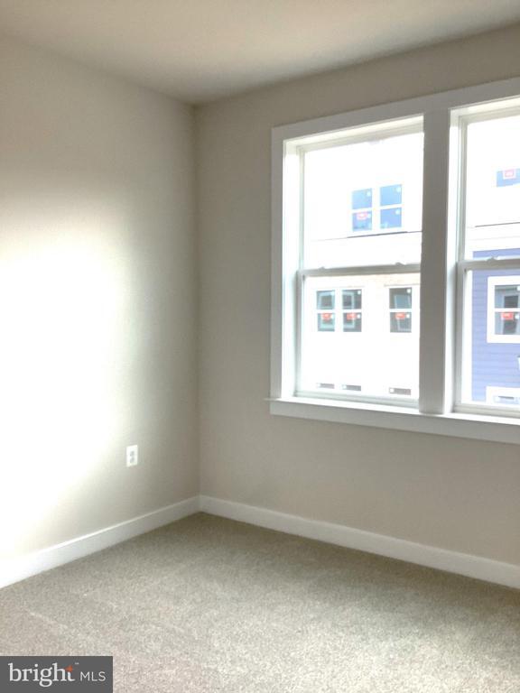 Building Photo - 10590 Red Oak St