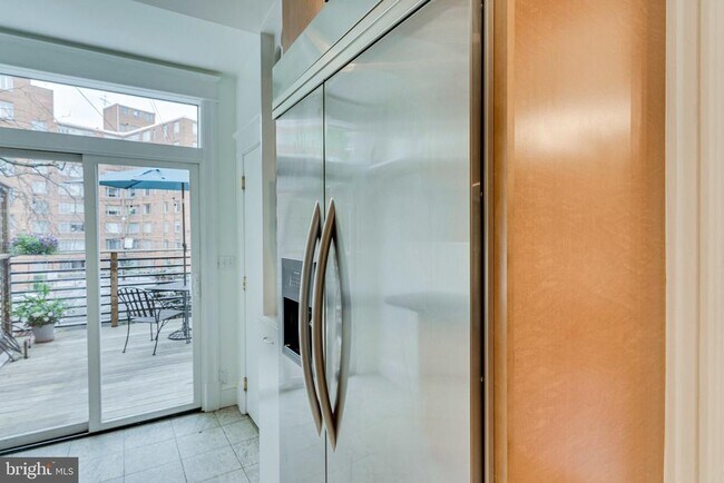 Building Photo - 2821 27th St NW