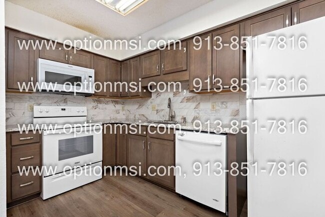 Building Photo - 3-bedroom townhouse now available in Belton!