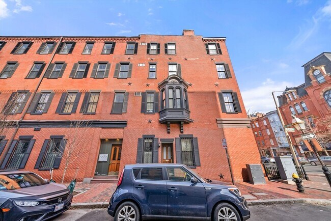 Building Photo - 11 Appleton St