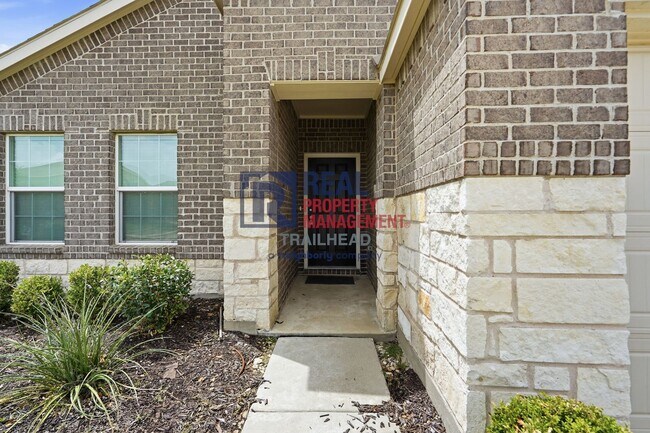 Building Photo - Modern 4-Bedroom Home in Newberry Point