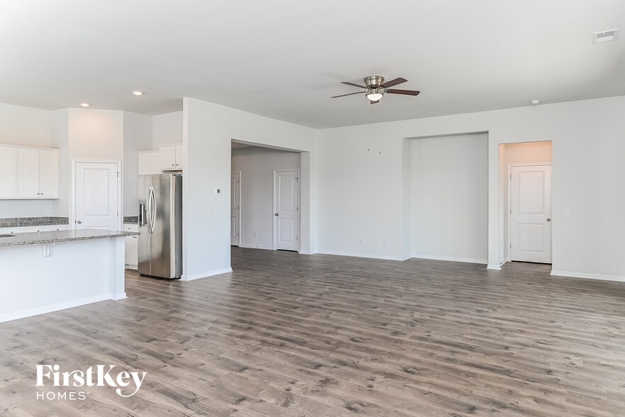 Building Photo - 405 Ribiero Dr