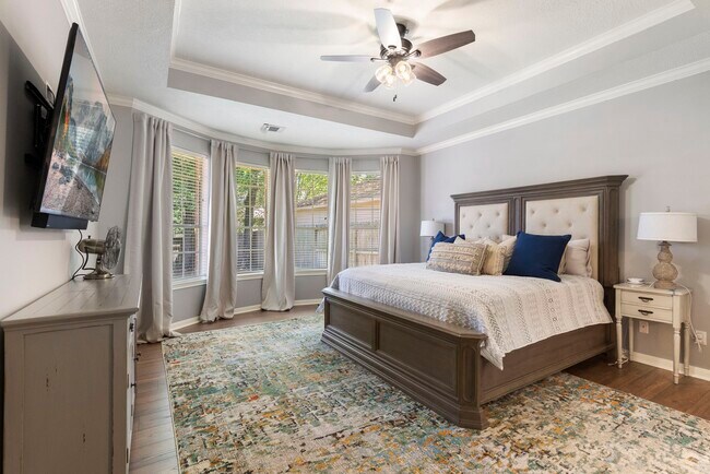 Building Photo - 10 Scenic Mill Pl