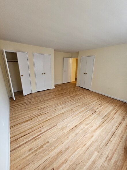 Building Photo - 605 Grove St