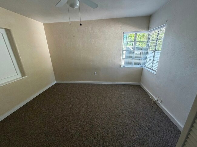 Building Photo - 434 Woodlawn Ave