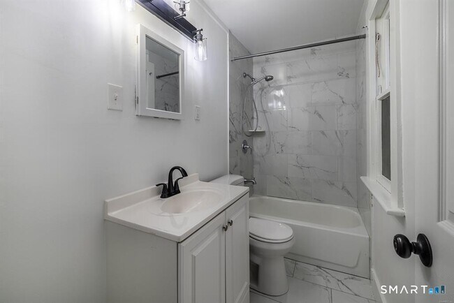 Building Photo - 106 Wooster St