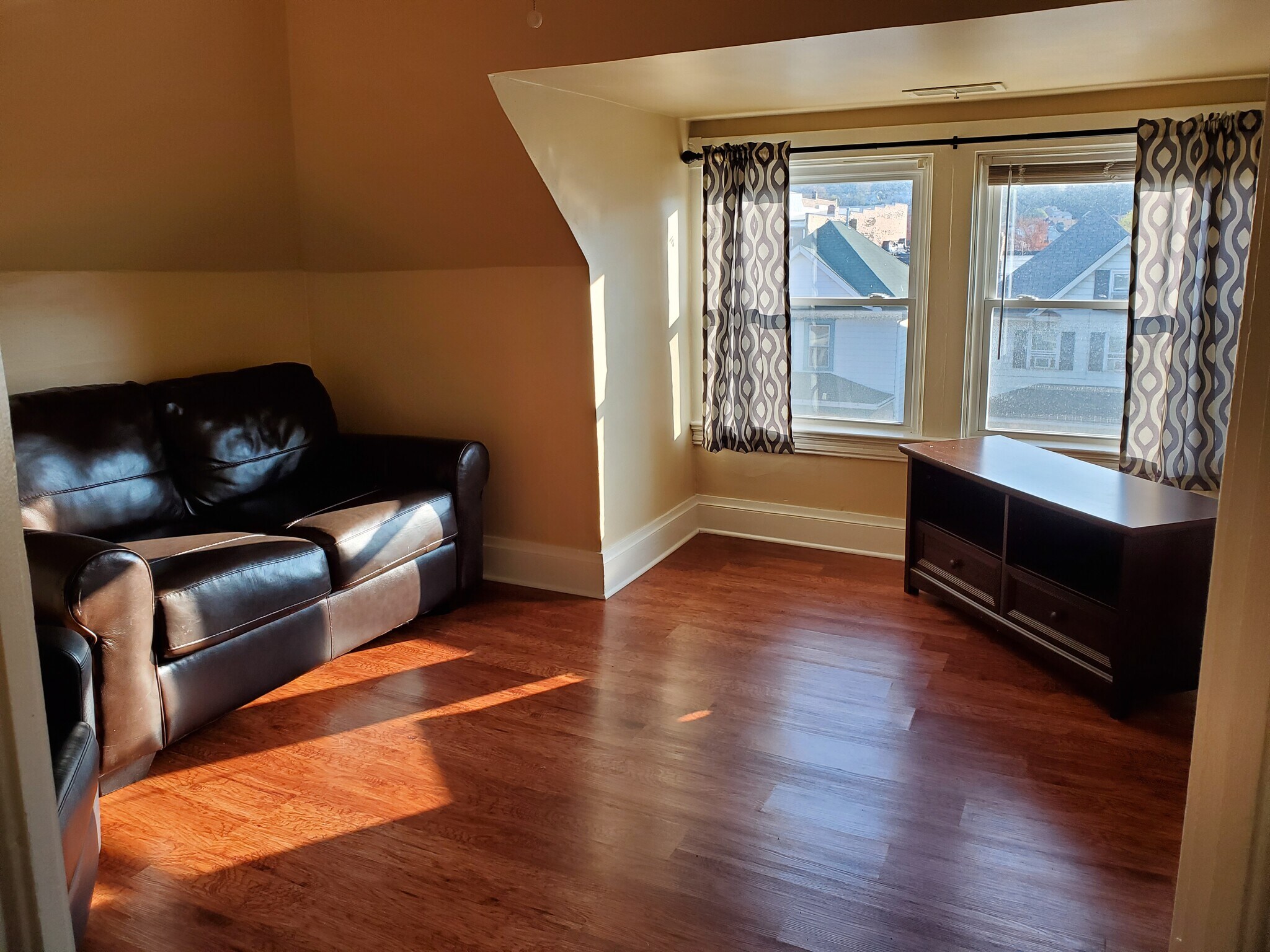 Living Room - 633 Maplewood Ave