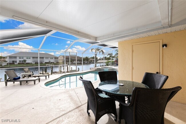 Building Photo - 3830 SE 12th Ave