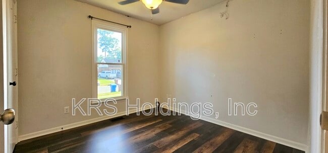 Building Photo - 2536 Roundtree Cir