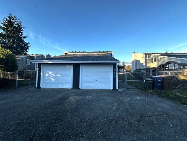 Building Photo - Wray