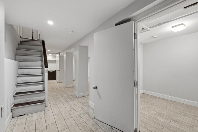 Building Photo - 37 W 34th St.