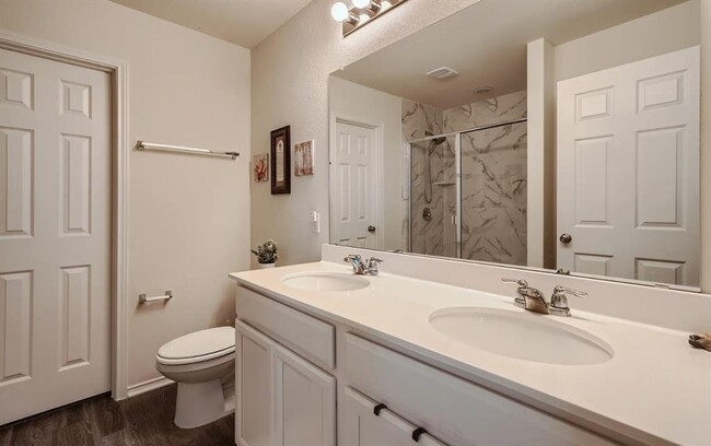 Building Photo - 301 La Dera Dr