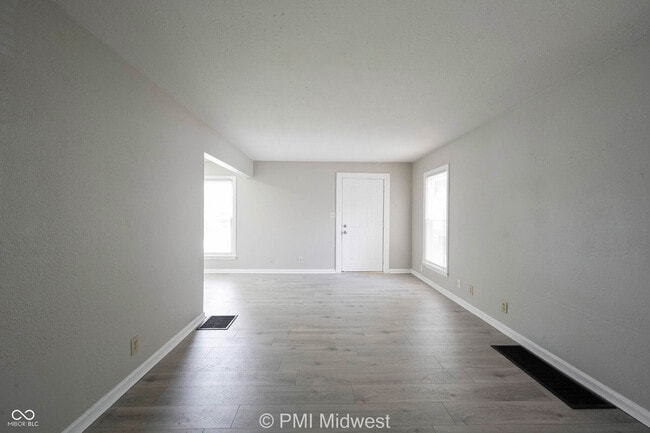 Building Photo - 4615 Caroline Ave