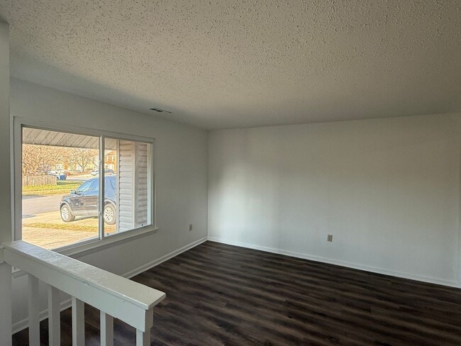 Building Photo - Townhouse For Rent in Virginia Beach