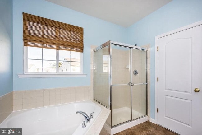 Building Photo - 1693 Mohegan Dr