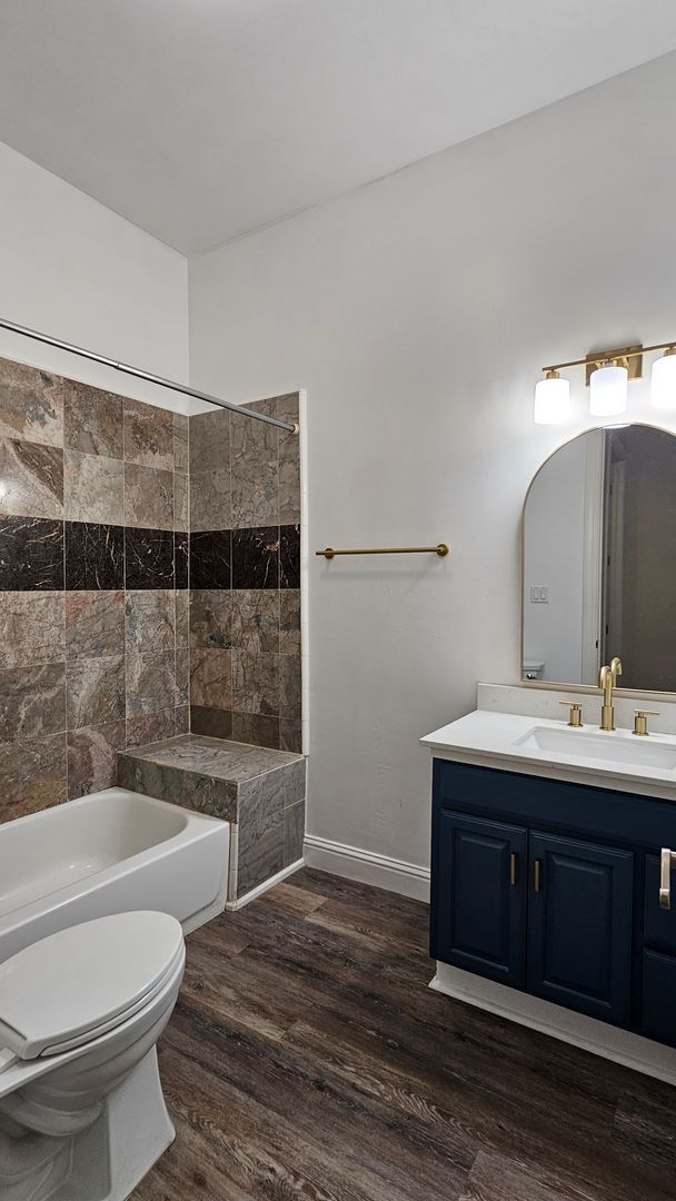 Building Photo - Luxurious Home in North Bakersfield 3 BD 3 BA