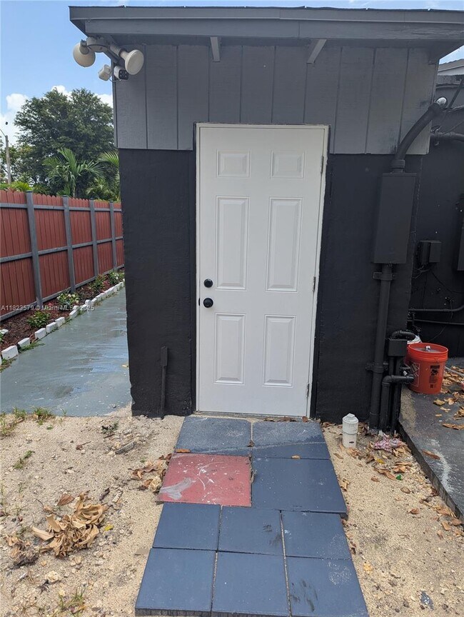Building Photo - 14600 NW 11th Ct
